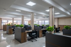 辦公家具生產(chǎn)廠家告訴您:辦公桌擺放位置和方向 辦公家具生產(chǎn)廠家告訴您:辦公桌擺放位置和方向